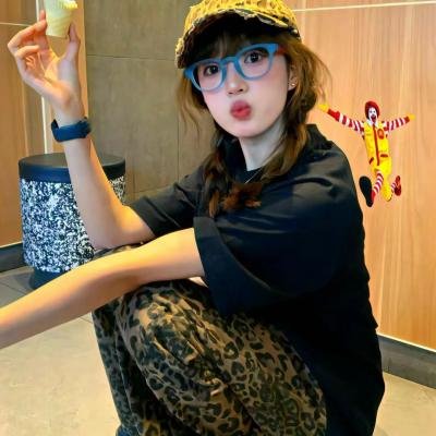 女机械人